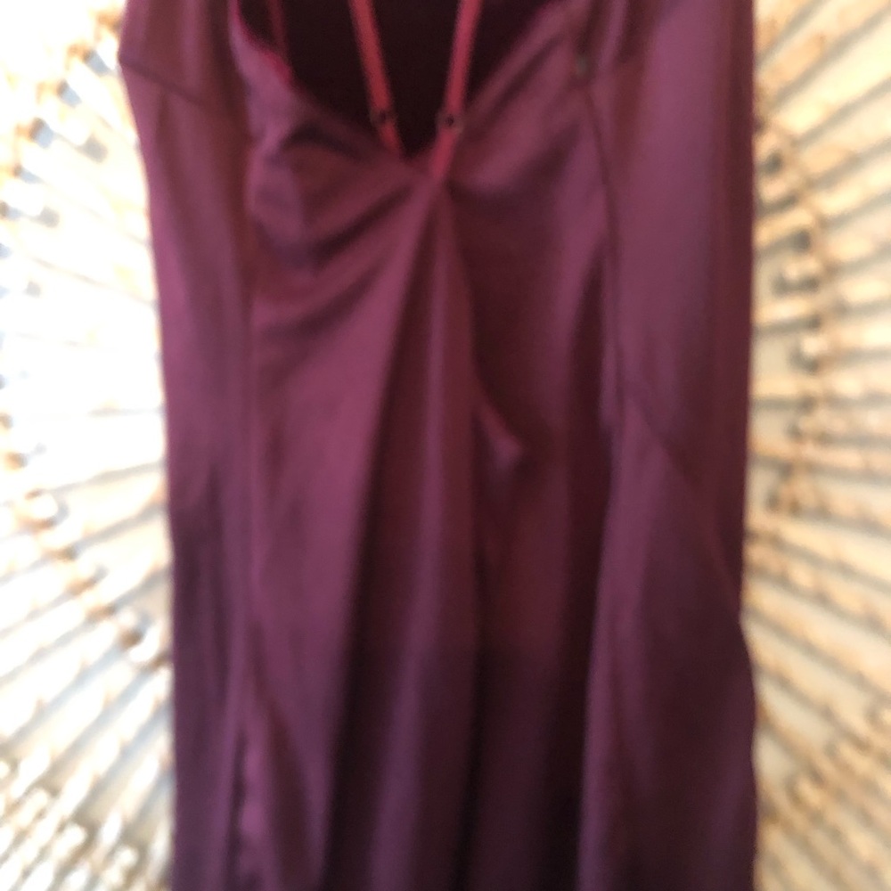 Bardot burgandy velour dress side slit - Picture 10 of 11